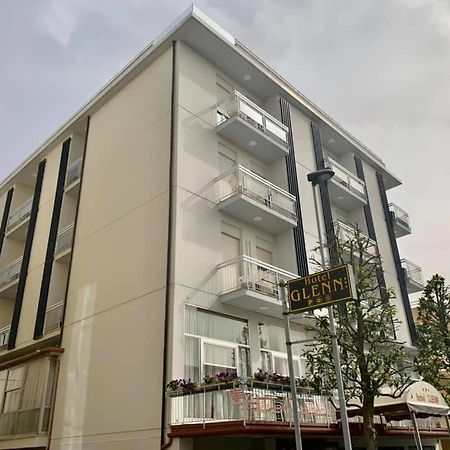 Hotel Glenn Римини Екстериор снимка