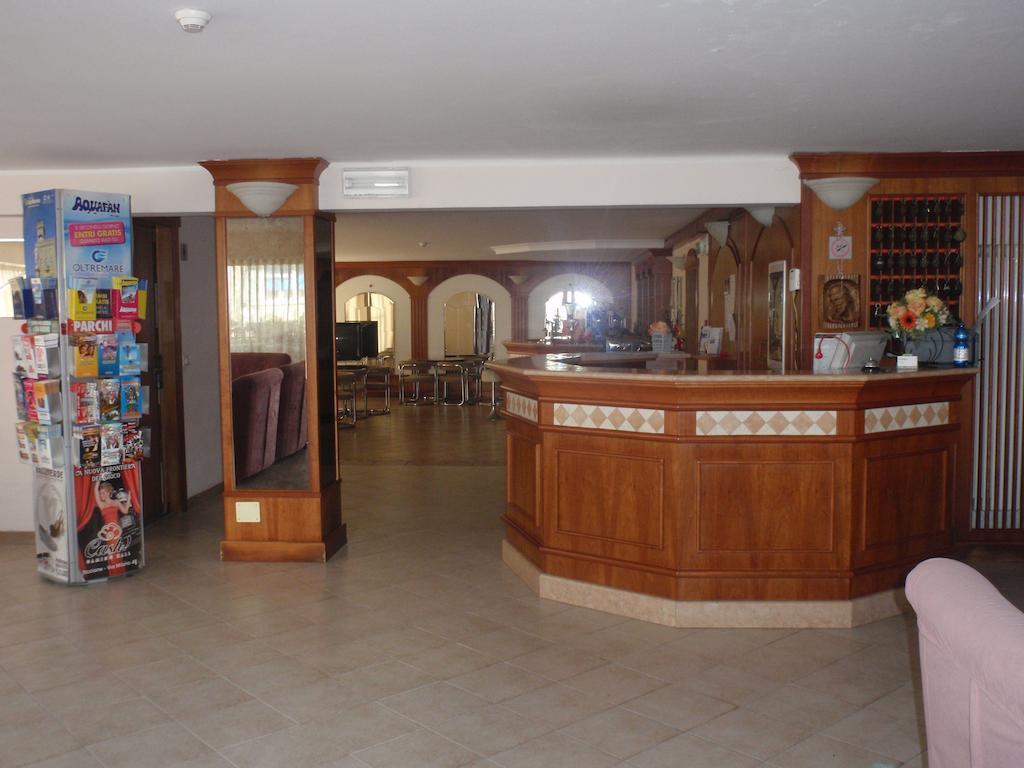 Hotel Glenn Римини Екстериор снимка