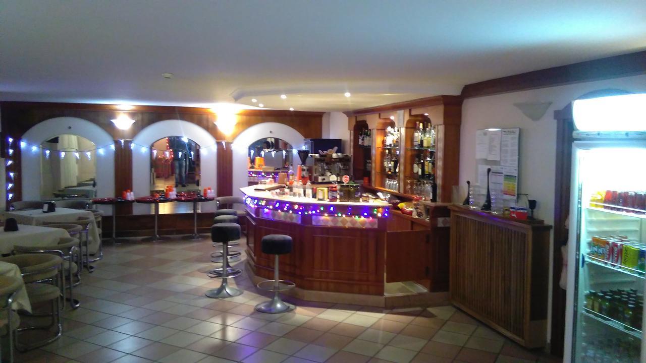 Hotel Glenn Римини Екстериор снимка