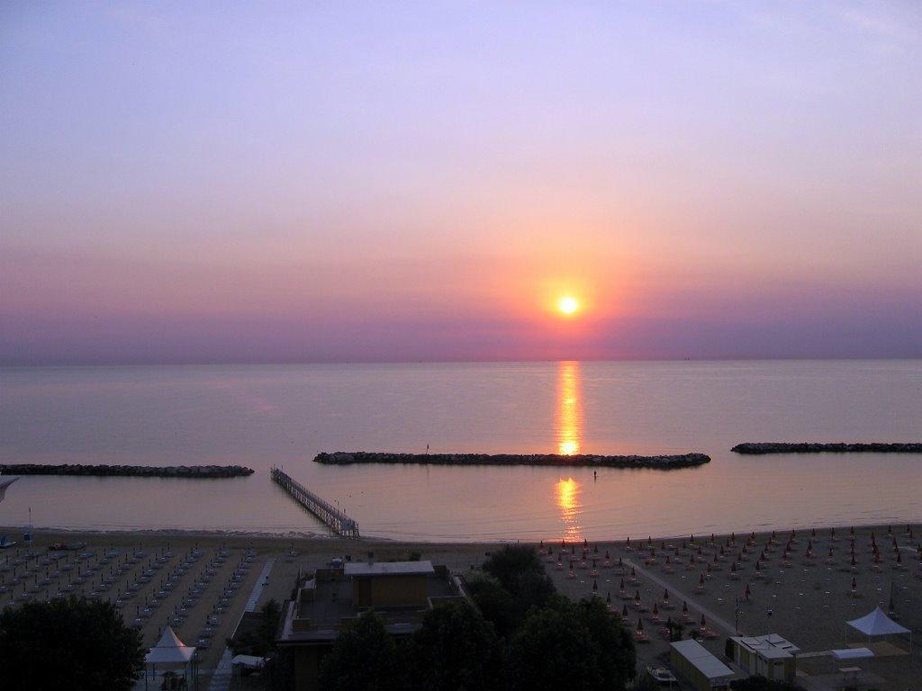 Hotel Glenn Римини Екстериор снимка