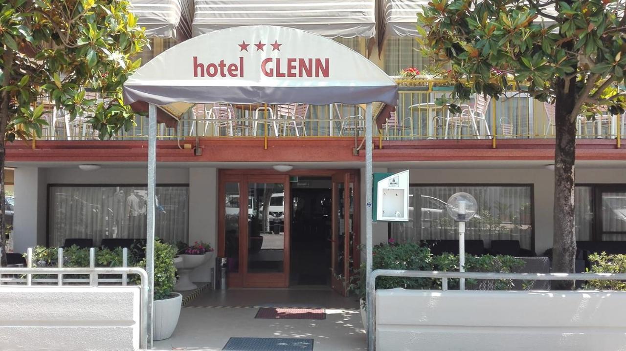 Hotel Glenn Римини Екстериор снимка