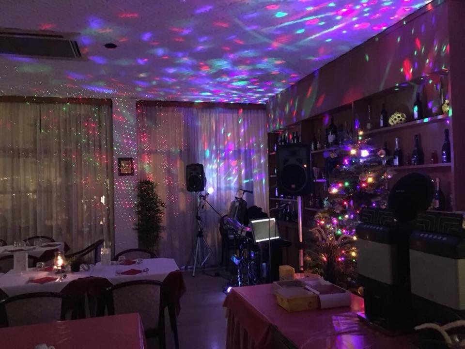 Hotel Glenn Римини Екстериор снимка