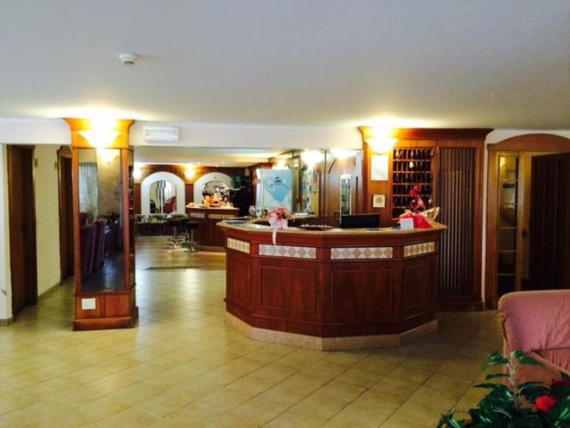 Hotel Glenn Римини Екстериор снимка